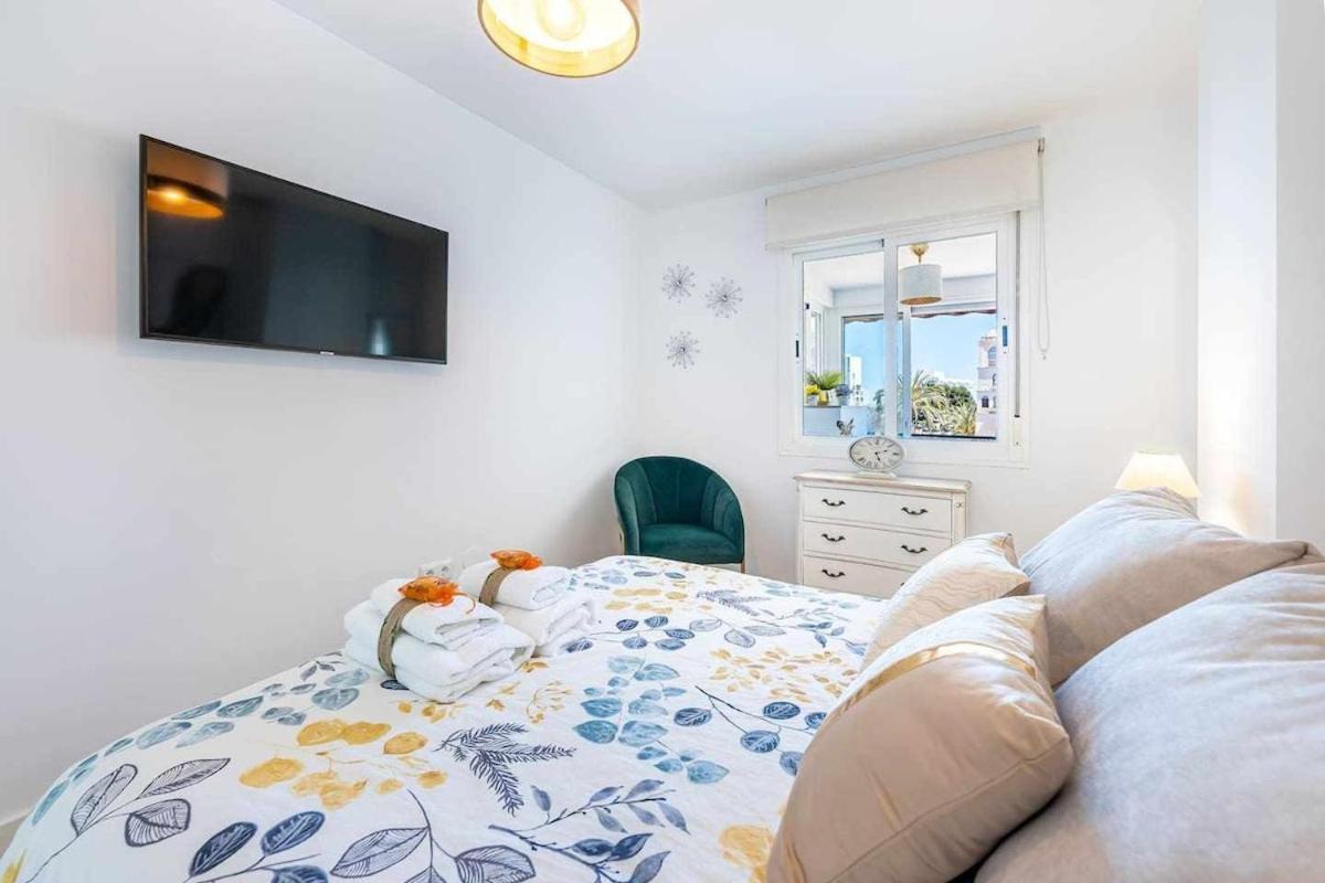 797 Holiday Rentals - Lujoso Apartamento En Arroyo Con Piscina ベナルマデナ エクステリア 写真