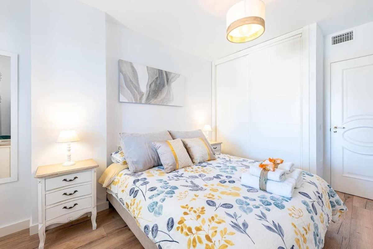 797 Holiday Rentals - Lujoso Apartamento En Arroyo Con Piscina ベナルマデナ エクステリア 写真